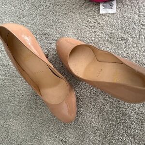 Louboutin heels size 39